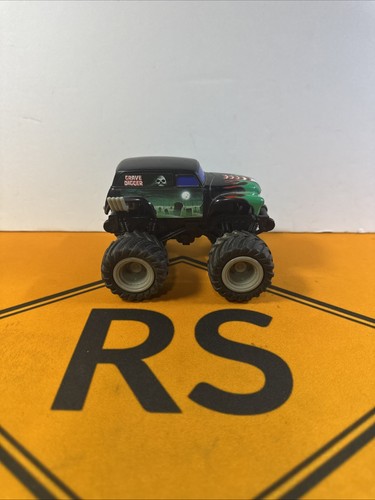 Galoob tuff trax grave digger - galoob,