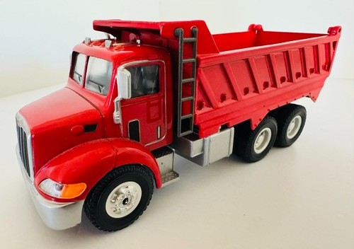 Scale red dump truck with - 1:50,